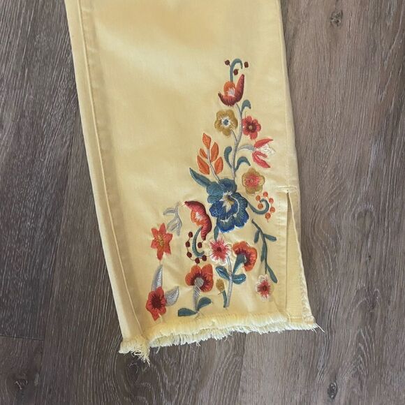 Audrey Mid Ruse Straight Capris by Tribal Jeans Sz 6 embroidered Leg - Picture 2 of 5